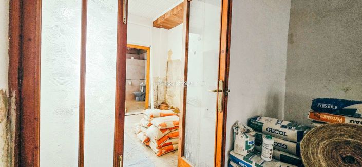 Image No.20-6 Bed Townhouse for sale