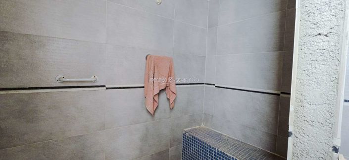 Image No.27-6 Bed Townhouse for sale