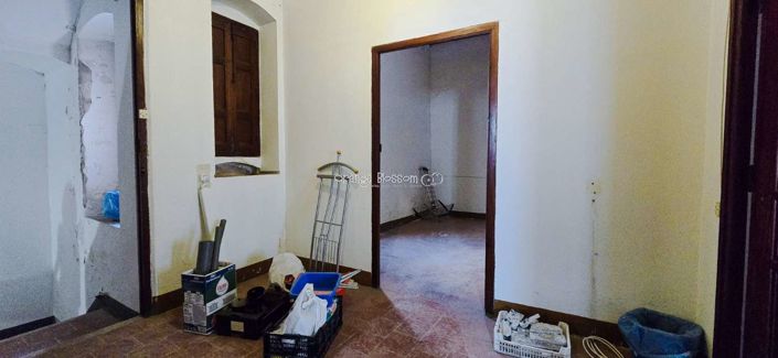 Image No.48-6 Bed Townhouse for sale