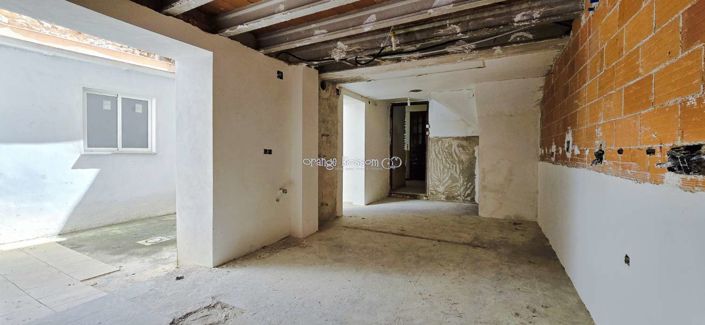 Image No.10-6 Bed Townhouse for sale