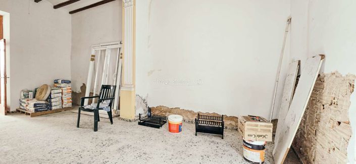 Image No.12-6 Bed Townhouse for sale