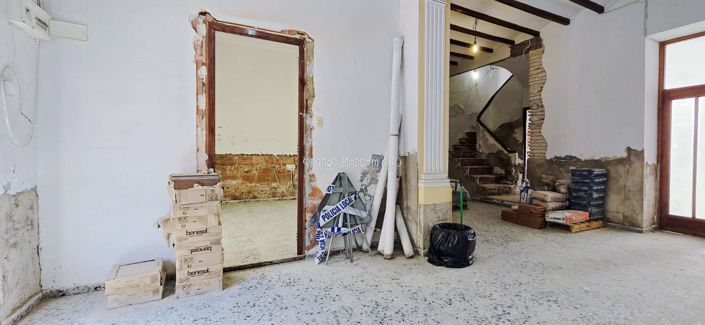 Image No.13-6 Bed Townhouse for sale