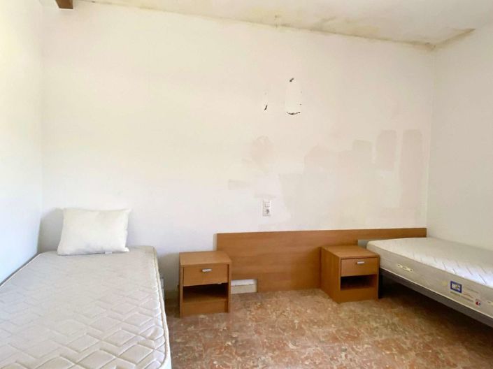 Image No.13-3 Bed Property for sale