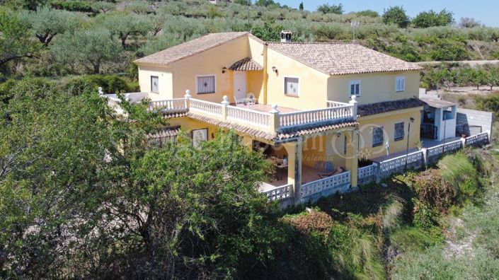 Image No.2-7 Bed Villa for sale