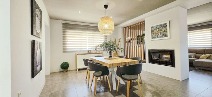 Image No.17-4 Bed Property for sale