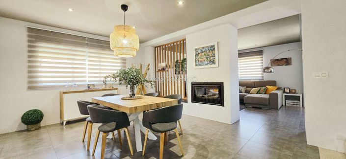 Image No.19-4 Bed Property for sale