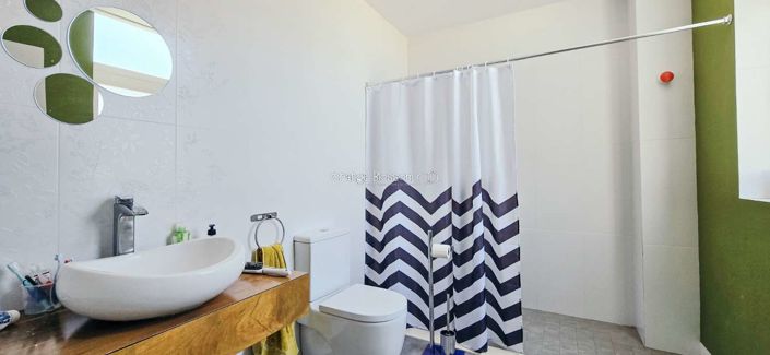 Image No.37-4 Bed Property for sale