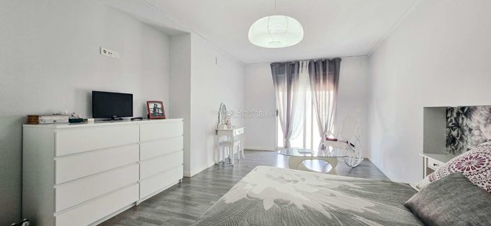 Image No.46-4 Bed Property for sale