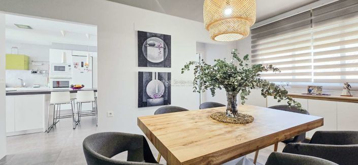 Image No.7-4 Bed Property for sale