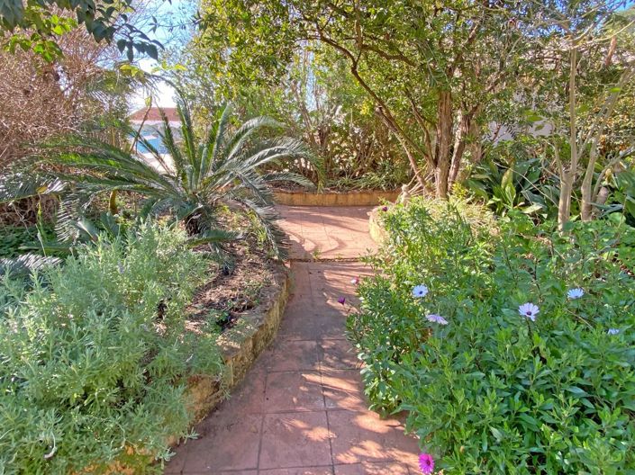 Image No.17-9 Bed Villa for sale