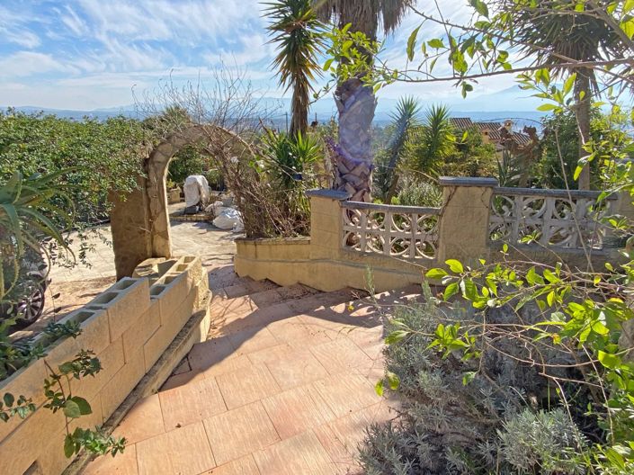 Image No.10-9 Bed Villa for sale