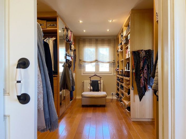 Image No.41-5 Bed Villa for sale