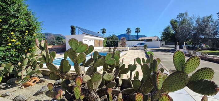 Image No.1-4 Bed Villa for sale
