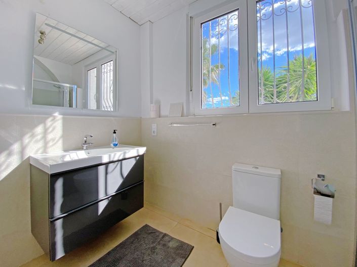 Image No.39-7 Bed Chalet for sale