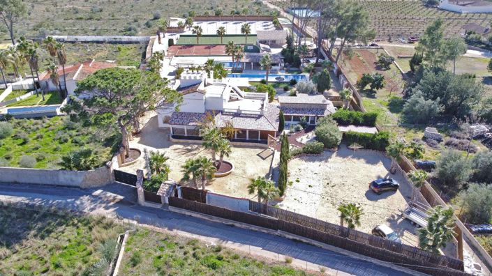 Image No.5-7 Bed Chalet for sale