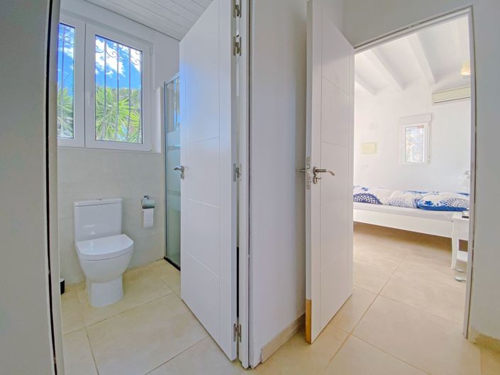 Image No.45-7 Bed Chalet for sale