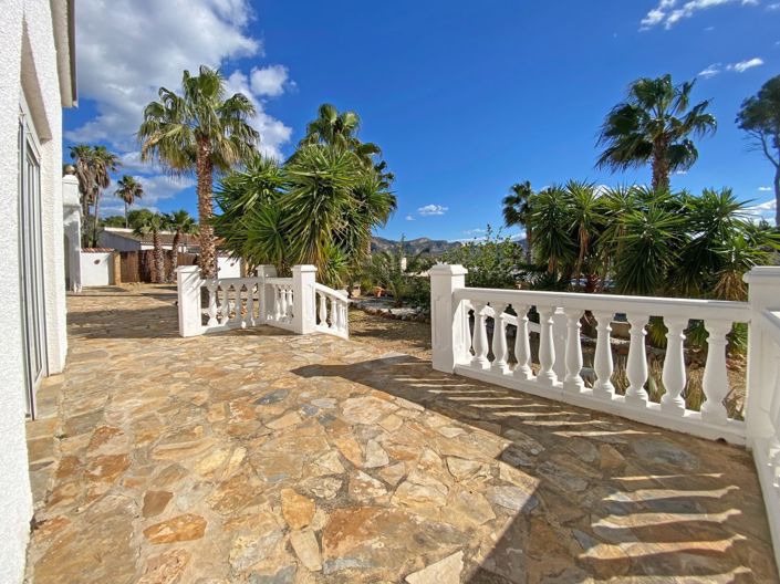 Image No.46-7 Bed Chalet for sale