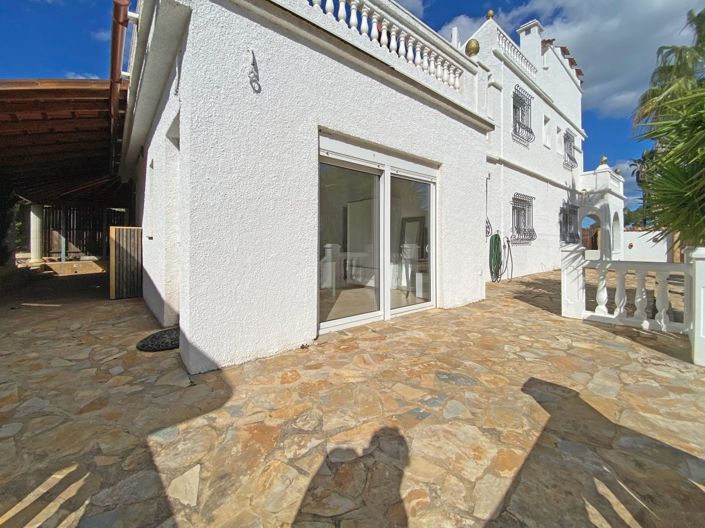 Image No.47-7 Bed Chalet for sale