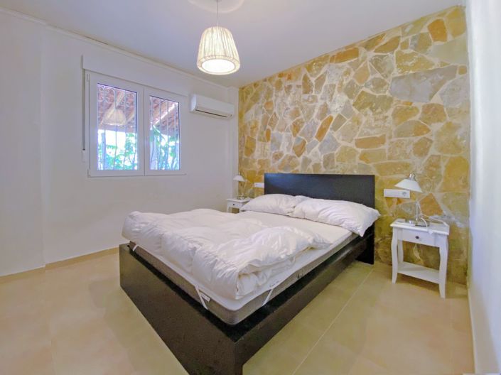 Image No.50-7 Bed Chalet for sale