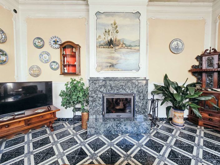 Image No.33-6 Bed Townhouse for sale