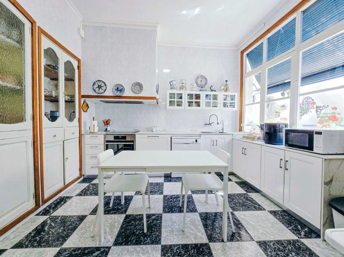 Image No.39-6 Bed Townhouse for sale