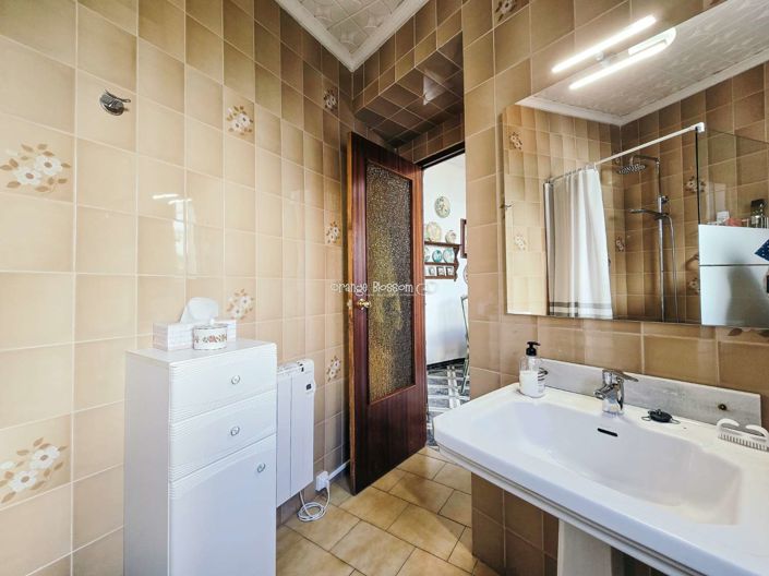 Image No.49-6 Bed Townhouse for sale