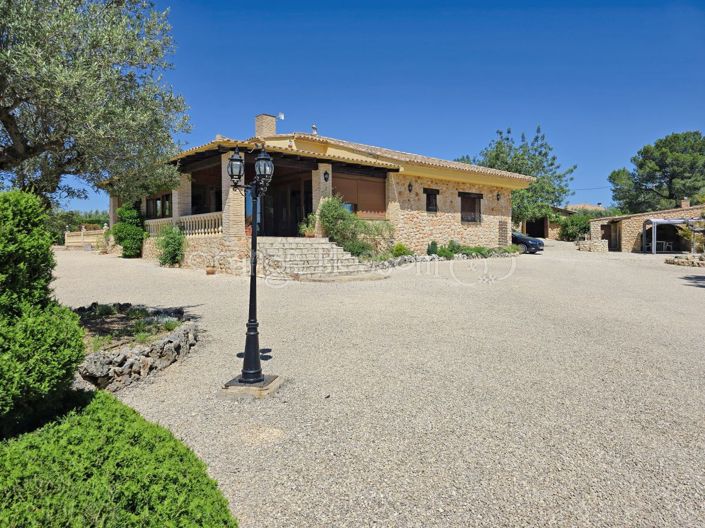 Image No.2-3 Bed Villa for sale