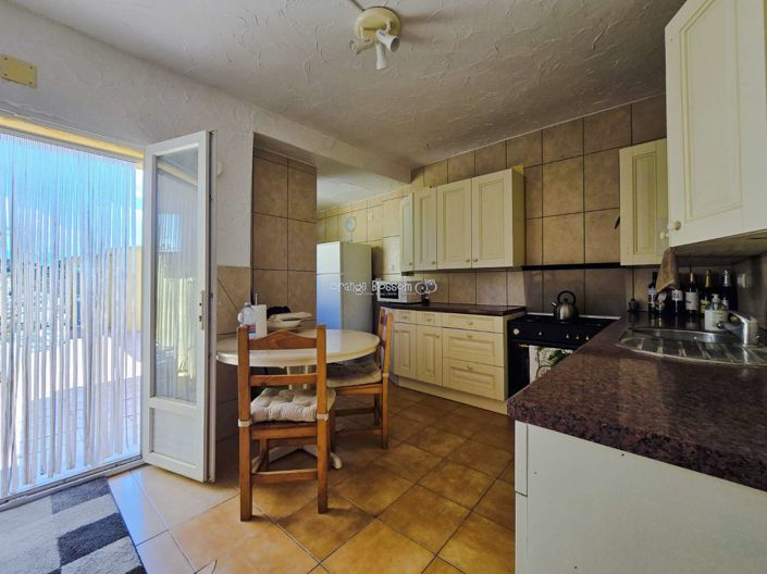 Image No.31-3 Bed Townhouse for sale