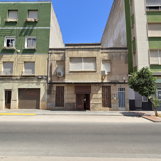 Image No.1-5 Bed Townhouse for sale
