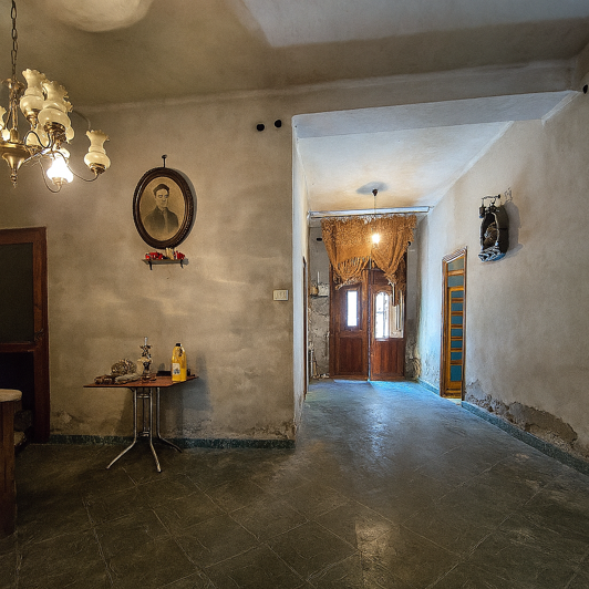 Image No.18-5 Bed Townhouse for sale