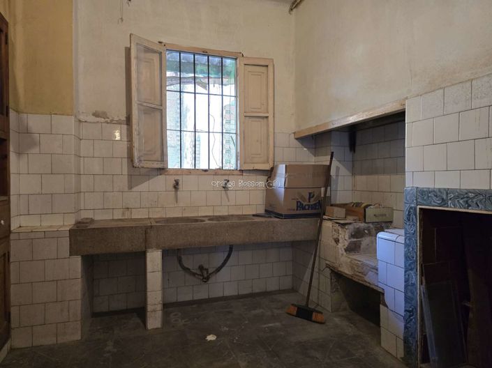 Image No.19-5 Bed Townhouse for sale