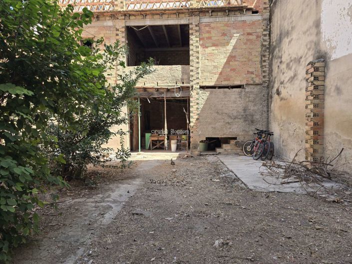 Image No.24-5 Bed Townhouse for sale