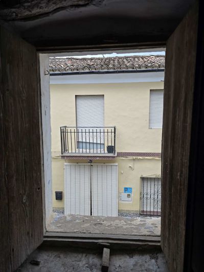 Image No.38-2 Bed Townhouse for sale