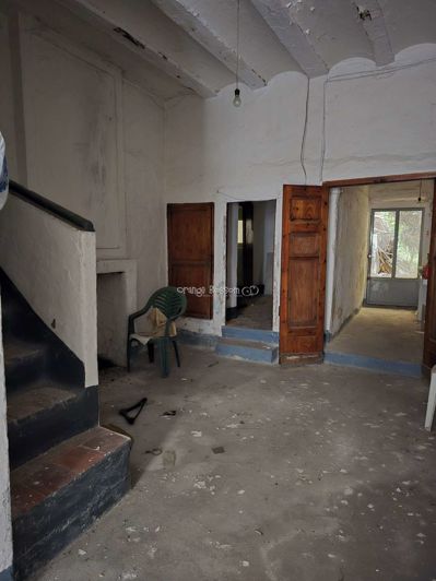 Image No.9-2 Bed Townhouse for sale