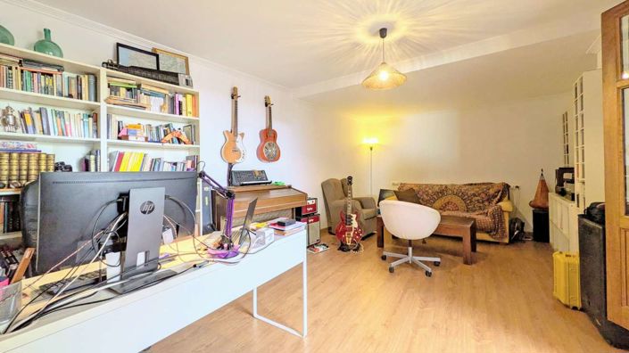 Image No.18-5 Bed Property for sale