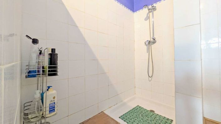 Image No.21-5 Bed Property for sale