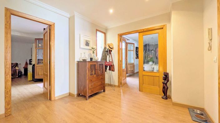 Image No.3-5 Bed Property for sale