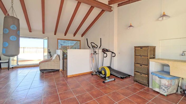 Image No.44-5 Bed Property for sale