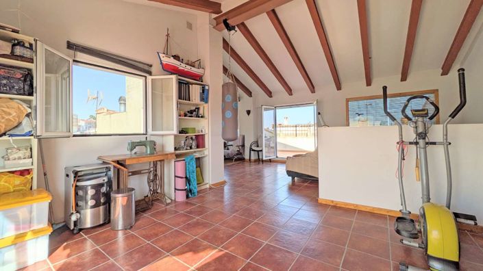 Image No.47-5 Bed Property for sale