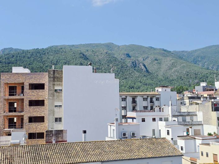 Image No.2-3 Bed Property for sale