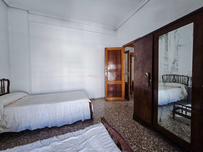 Image No.21-3 Bed Property for sale