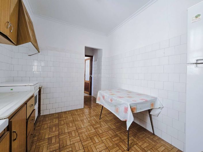 Image No.37-3 Bed Property for sale