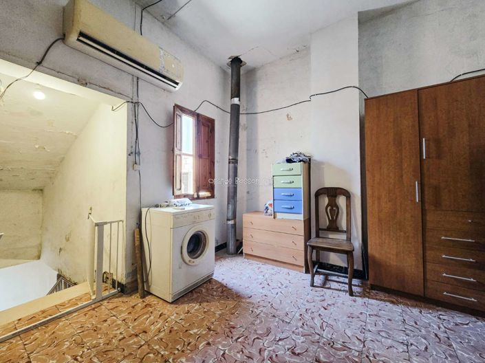 Image No.20-2 Bed Townhouse for sale