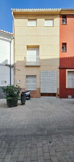 Image No.1-4 Bed Townhouse for sale