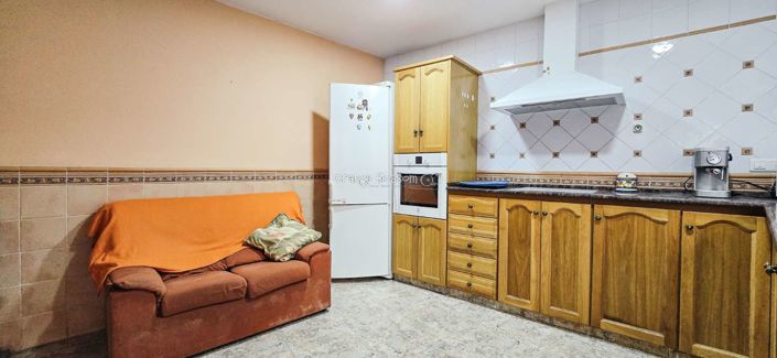 Image No.23-4 Bed Townhouse for sale