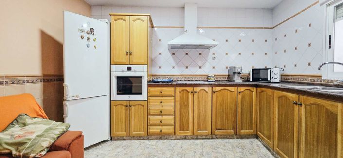 Image No.24-4 Bed Townhouse for sale