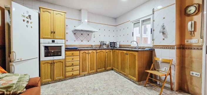 Image No.25-4 Bed Townhouse for sale