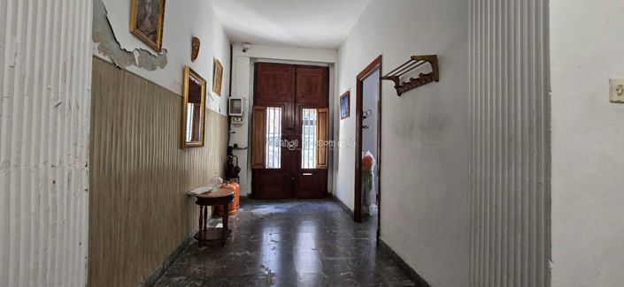 Image No.4-4 Bed Townhouse for sale