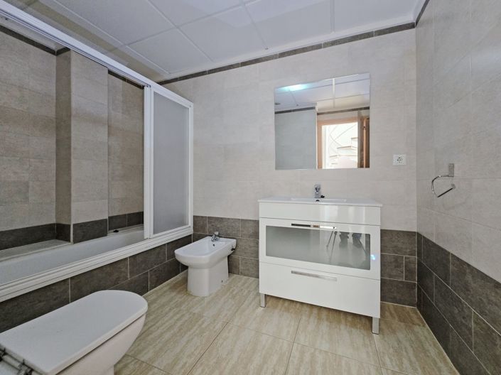 Image No.16-3 Bed Duplex for sale