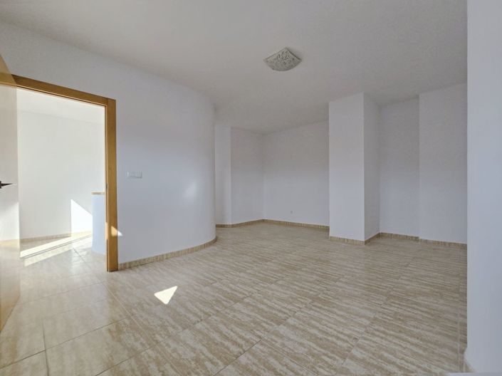 Image No.20-3 Bed Duplex for sale